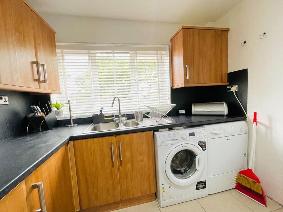 Mayfair Place - Cosy 3 Bedroom House With Free Parking Appartamento Birmingham